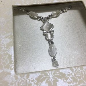 Beautiful necklace!